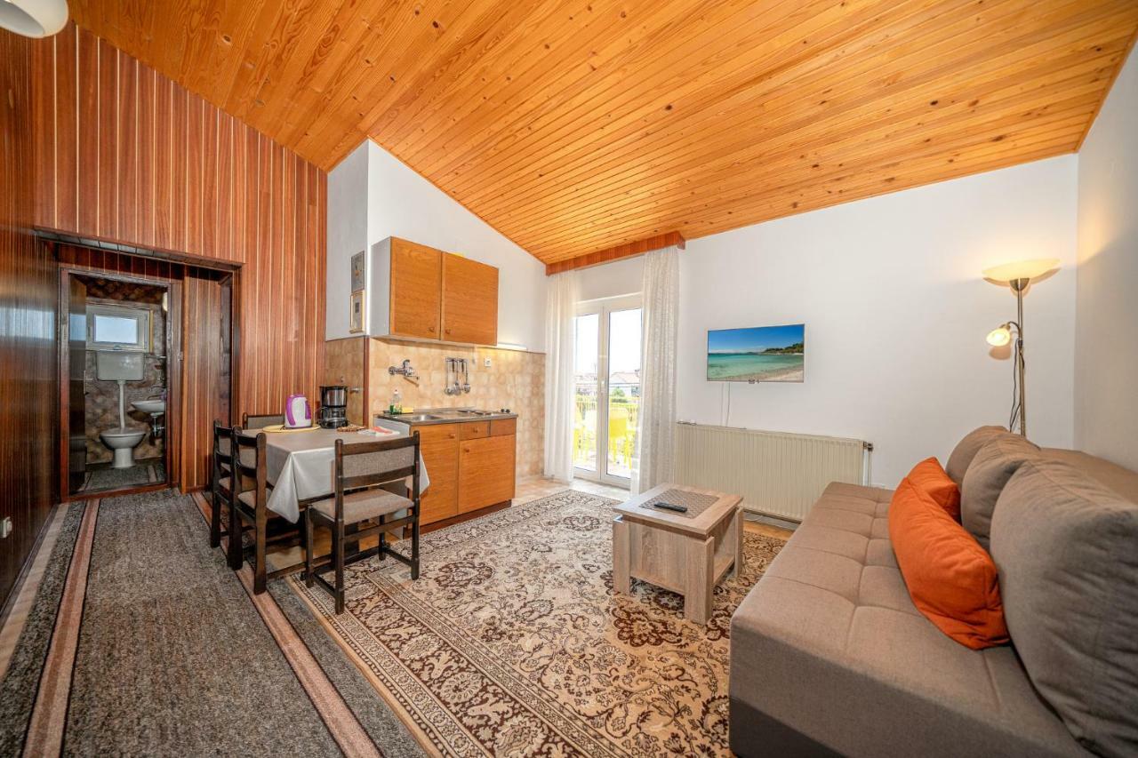 Apartments Klavdija Vodice Kültér fotó