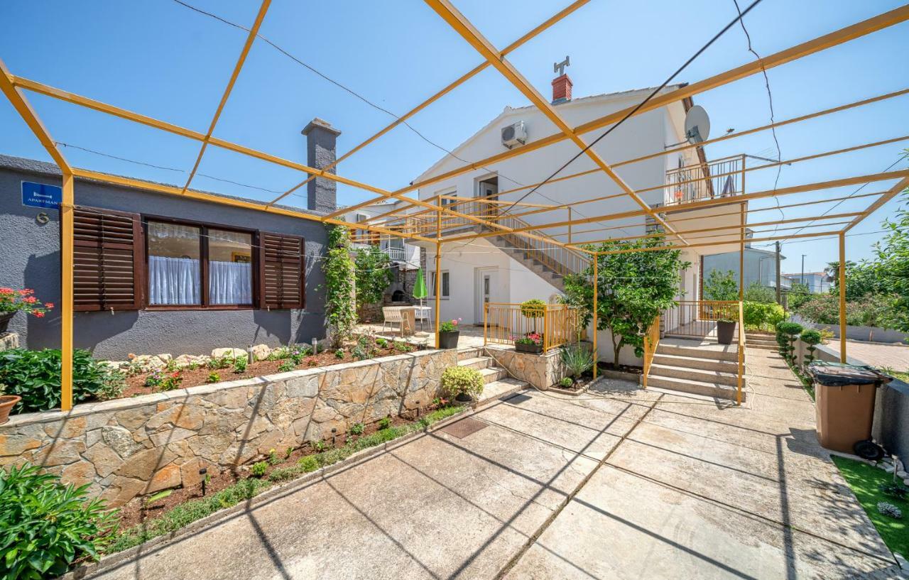 Apartments Klavdija Vodice Kültér fotó